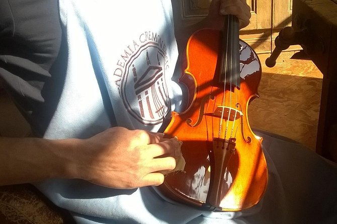 the-secret-of-stradivari-in-cremona-visit-the-violinmaker-school
