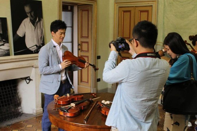 the-secret-of-stradivari-in-cremona-visit-the-violinmaker-school