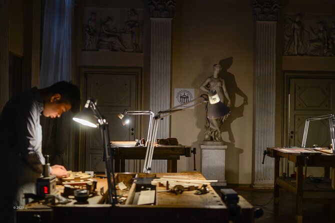 the-secret-of-stradivari-in-cremona-visit-the-violinmaker-school