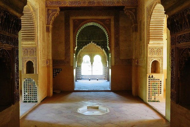the-secrets-of-the-alhambra-private-tour