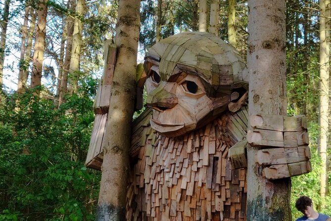 the-six-forgotten-giants-trolls-hunt-with-minibus