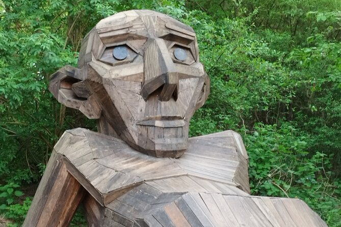 the-six-forgotten-giants-trolls-hunt-with-minibus