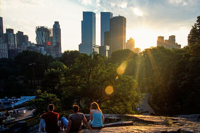 the-smurfs-filming-locations-tour-in-new-york-with-private-guide