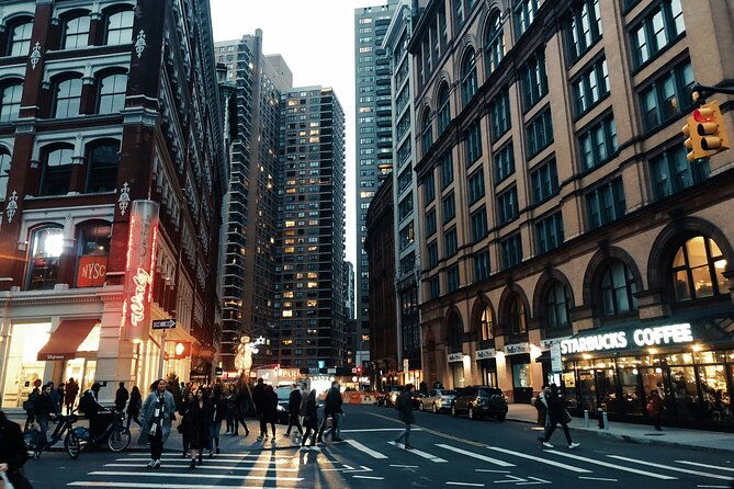 the-smurfs-filming-locations-tour-in-new-york-with-private-guide