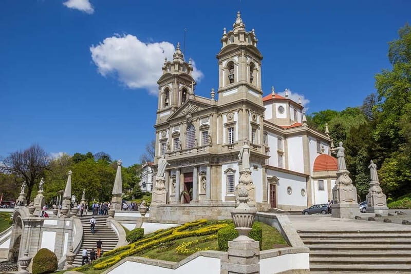 The Soul of Braga: Cathedrals, Palaces and Sanctuaries - Exploring Braga in Three Hours: An In-Depth Look