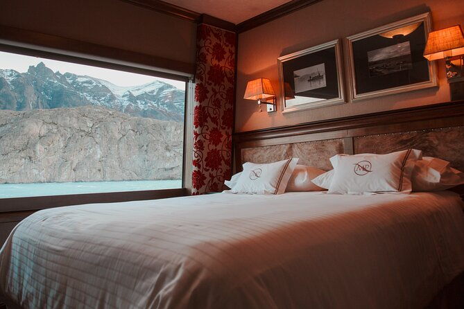 the-spirit-of-the-glaciers-1-night-guided-cruise-from-calafate