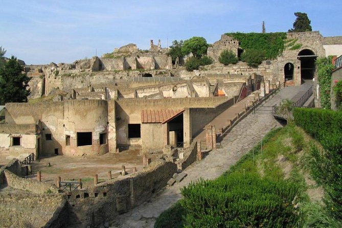 the-splendour-of-pompeii-ruins-with-pompeii-guide