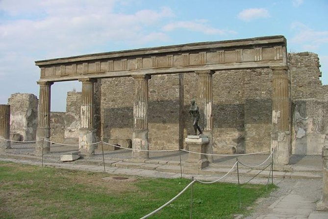 the-splendour-of-pompeii-ruins-with-pompeii-guide