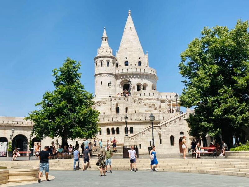 the-stories-of-the-buda-castle-walking-tour