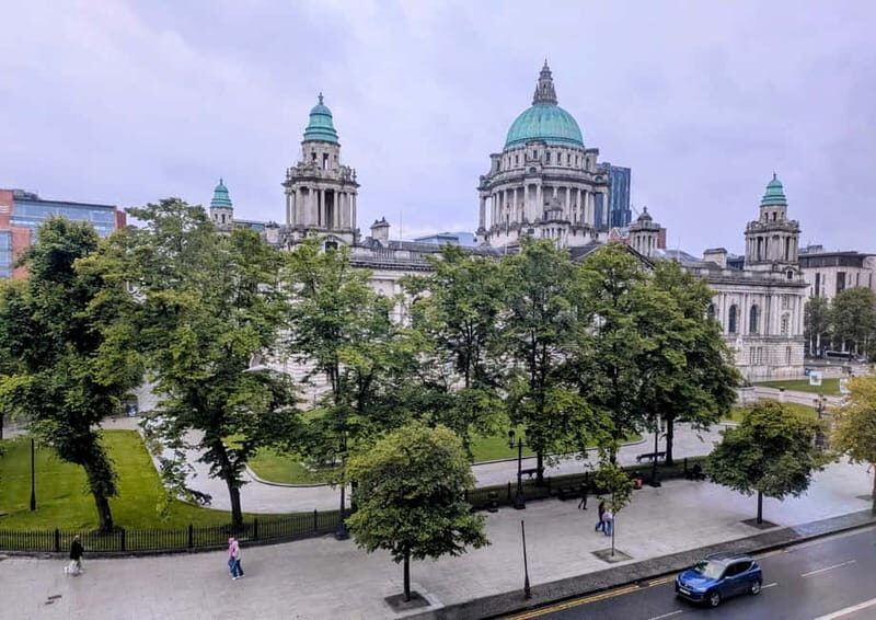 The Story of Belfast: walking tour with a local guide - Key Points