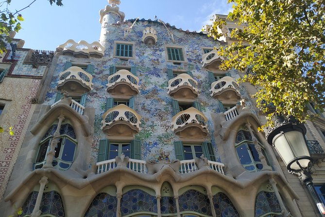 the-story-of-gaudi-and-modernism-private-walking-tour