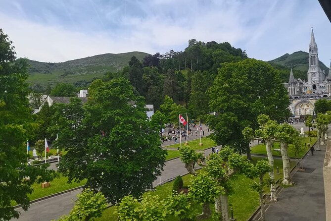 the-story-of-lourdes-walking-tour