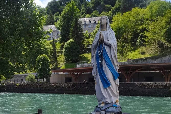 the-story-of-lourdes-walking-tour