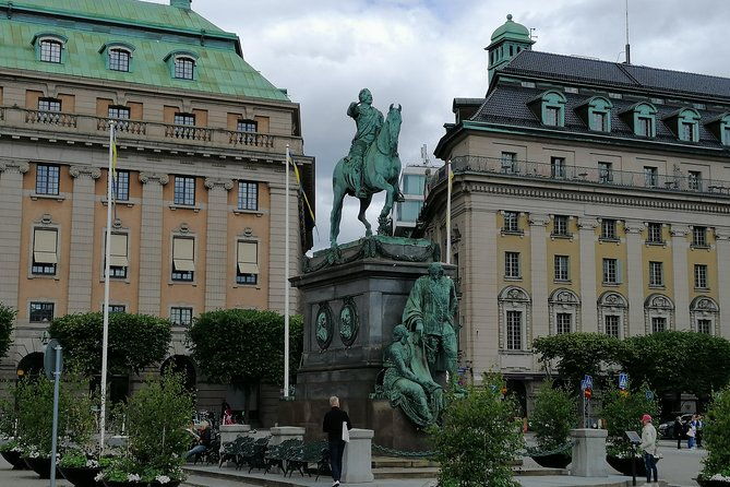 the-story-of-stockholm-and-sweden-in-three-chapters-a-small-group-walking-tour-2