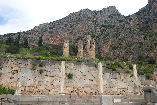 the-top-delphi-greece-private-tour