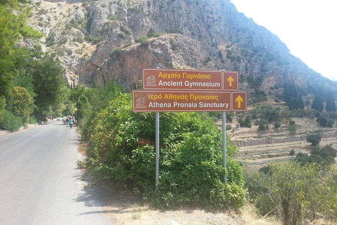 the-top-delphi-greece-private-tour