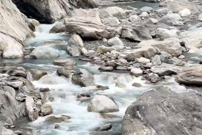 The tranquility of Hualien:From Open Waters to Sacred Valleys - An In-Depth Look at the Hualien Private Tour