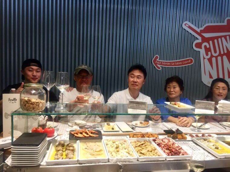 the-typical-catalan-spanish-market-lunch-in-barcelona