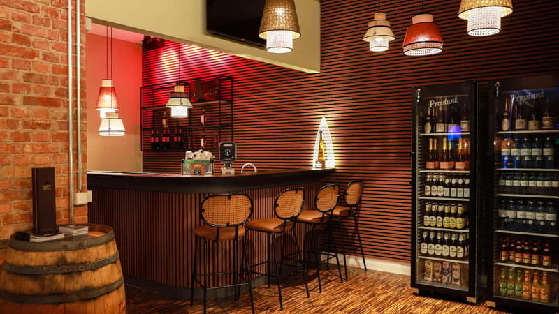 The Ultimate Berlin Golf Bar for Groups, Games & Good Times - Group-Friendly Fun with a Social Twist