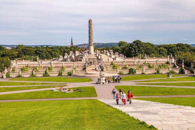 the-ultimate-study-of-the-human-form-at-vigelands-sculpture-park-with-a-local