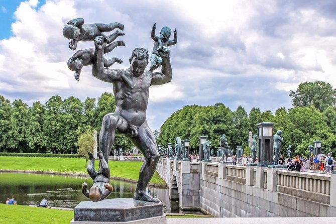 the-ultimate-study-of-the-human-form-at-vigelands-sculpture-park-with-a-local