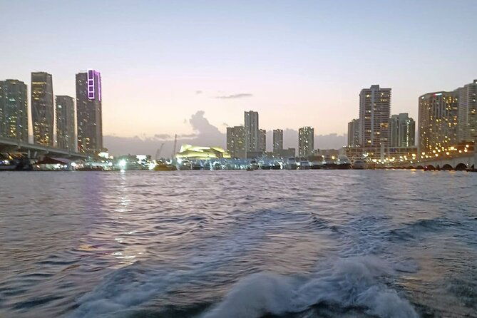 the-ultimate-water-experience-in-miami-with-drinks-and-jet-skis-2