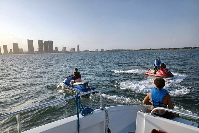 the-ultimate-water-experience-in-miami-with-drinks-and-jet-skis