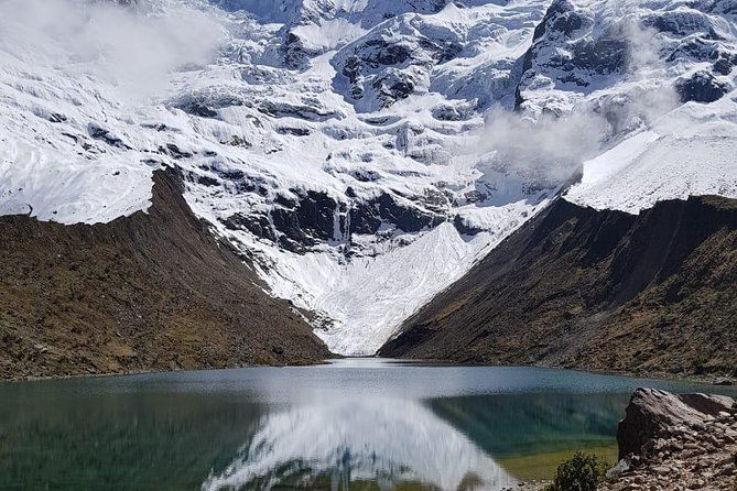 the-unique-amazing-humantay-lake