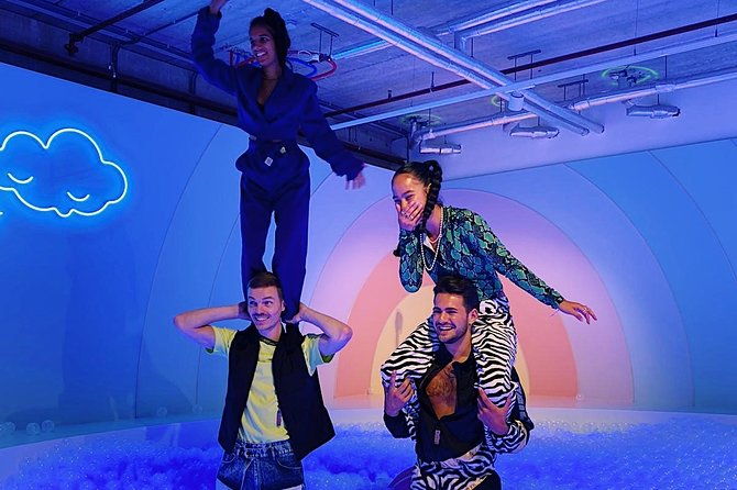 the-upside-down-museum-amsterdam-admission-ticket