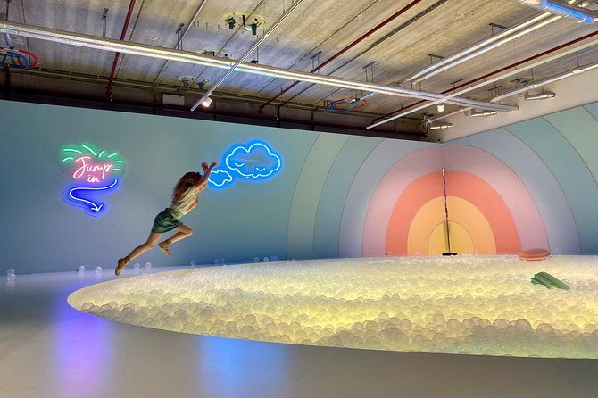 the-upside-down-museum-amsterdam-admission-ticket