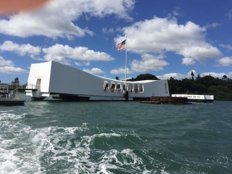 the-uss-arizona-historic-honolulu-private-limousine-tour