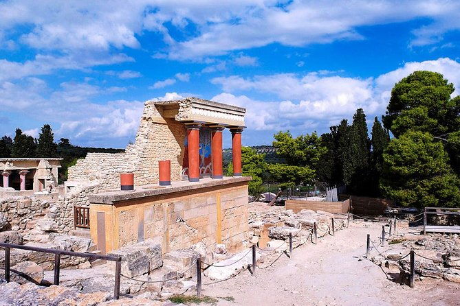 the-valley-of-zeus-olive-oil-wine-tasting-knossos-palace-tour