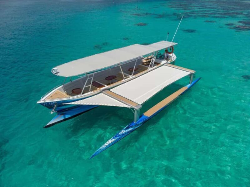 The Vanilla tour of Taha'a in a comfy outrigger canoe - Key Points