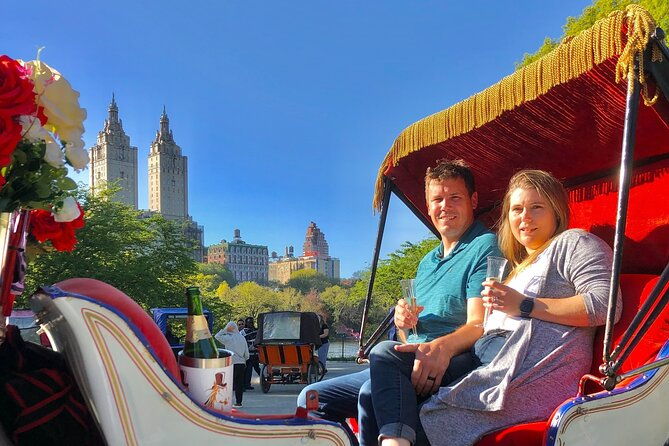 the-vip-carriage-ride-with-photo-stops-50min-skip-the-line-2
