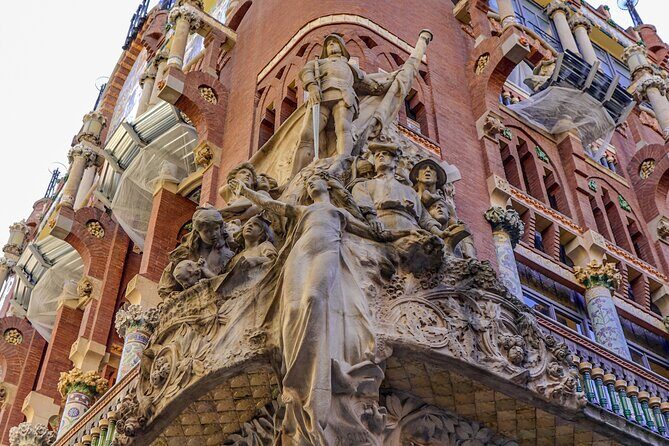 The wonders of architecture 2 hours on foot in Barcelona - FAQ