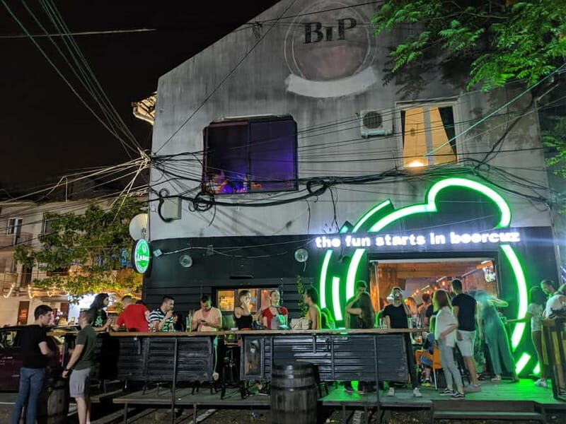 The World of Pubs and Taverns: A Golden Mile - An In-Depth Look at the Tour Experience