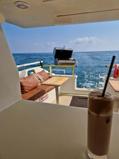 The Yellow Boat Cruises: Lazy Day Cruise (Adults Only & BBQ) - An Overview of the Lazy Day Cruise Experience