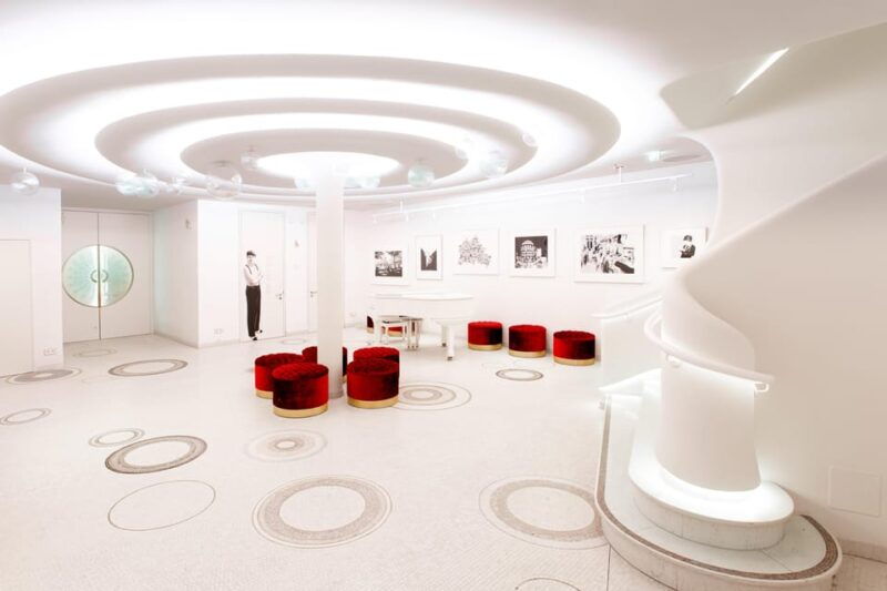 theater-tour-through-the-wintergarten-variete-berlin