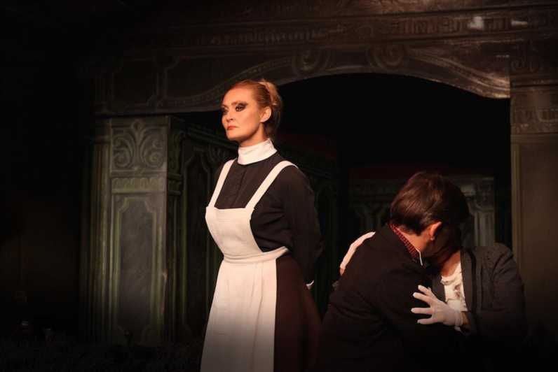 theatre-in-paris-the-bald-soprano-la-cantatrice-chauve