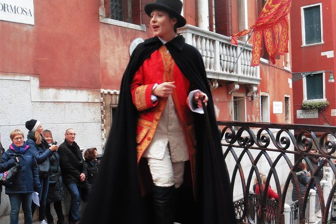 theatrical-walking-carnival-show-casanovas-secrets