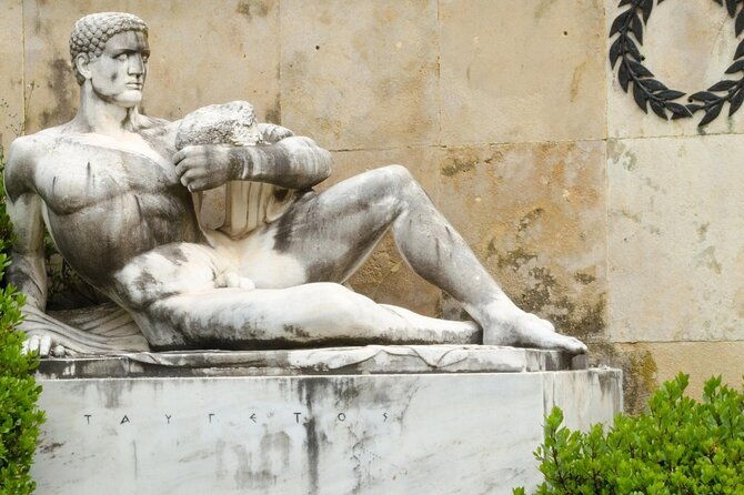 thermopylae-and-delphi-private-full-day-tour-from-athens