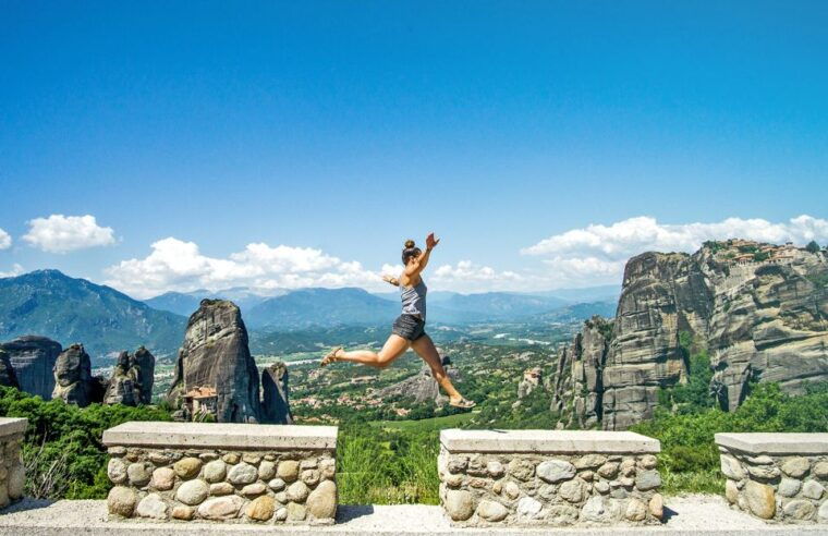 thessaloniki-full-day-bus-trip-to-meteora
