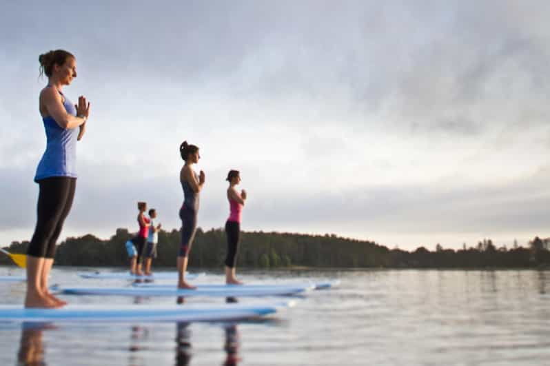 thetis-lake-unique-sup-yoga-experience