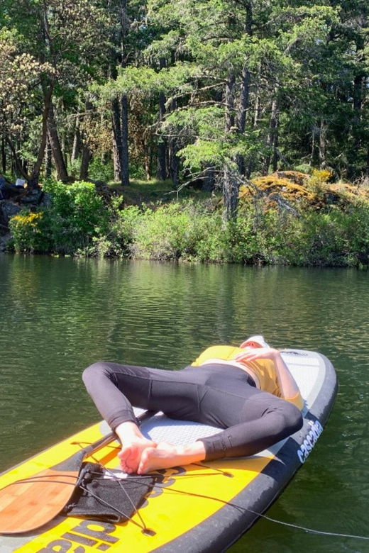 thetis-lake-unique-sup-yoga-experience