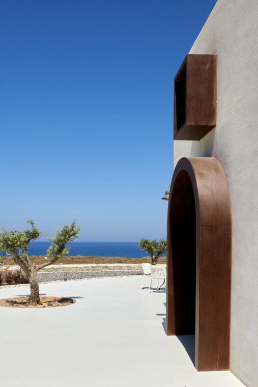 thirassia-winery-tour-with-premium-wine-tasting-experience