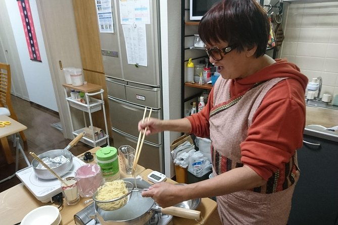 three-types-of-ramen-cooking-class