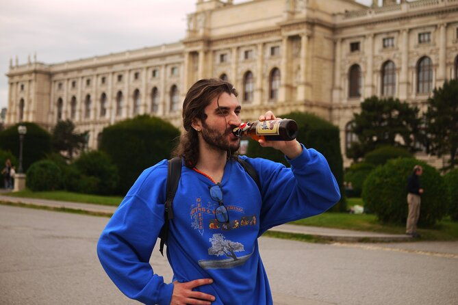 thursday-night-bar-crawl-in-vienna-austria