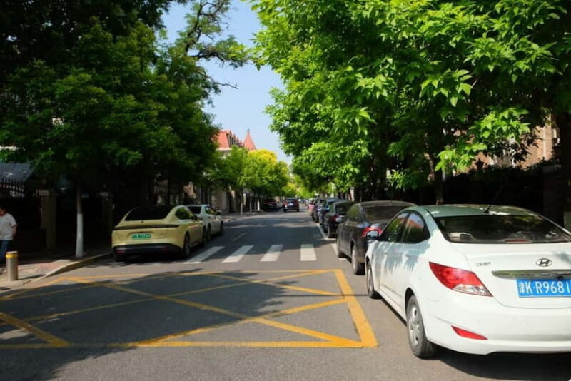 Tianjin: Guided Day Tour to Tianjin Downtown with Lunch - Tianjin Eye and Jing Garden: Iconic Views and Personal History