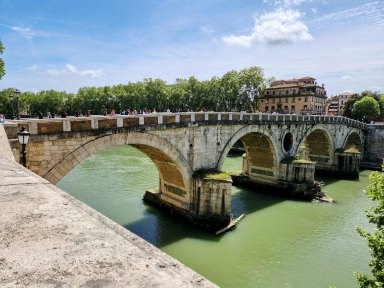 tiber-island-jewish-ghetto-and-trastevere-with-hotel-pickup