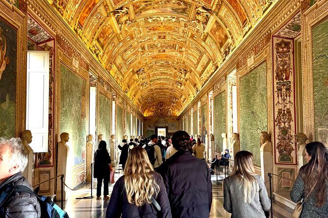 ticket-skip-the-line-vatican-museums-sistine-chapel-entrance